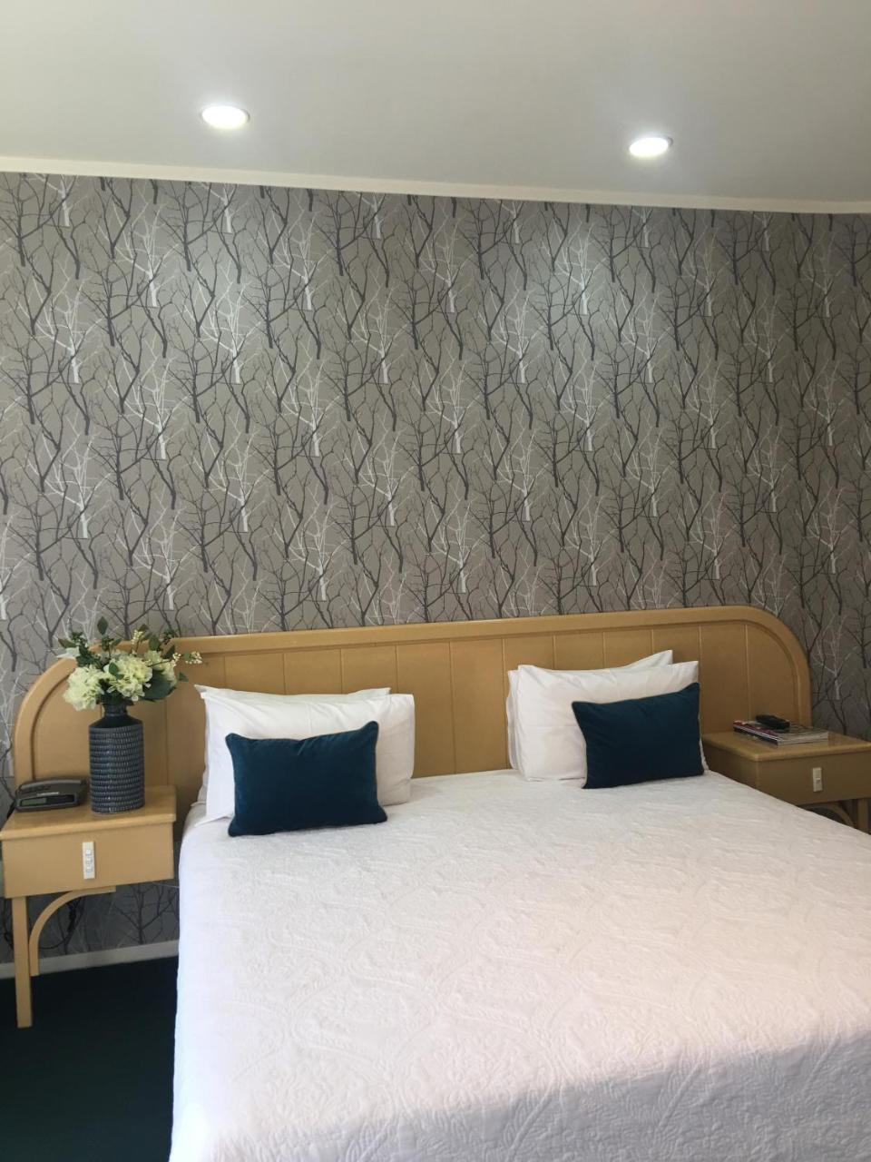 Village Motel Havelock North Eksteriør bilde